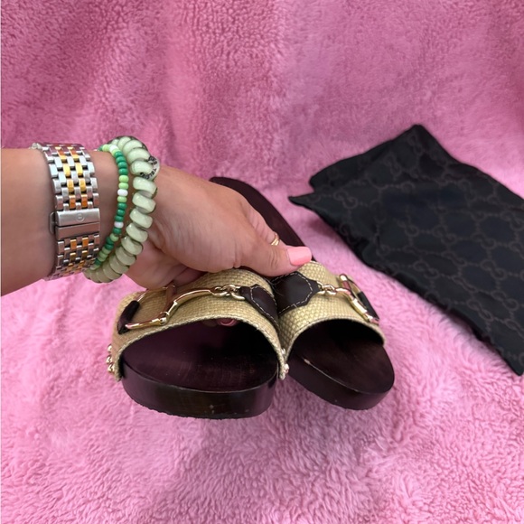 GUCCI TAN LINEN HORSE BIT PEEP TOE WOODEN CLOGS SIZE 6 - Picture 4 of 6